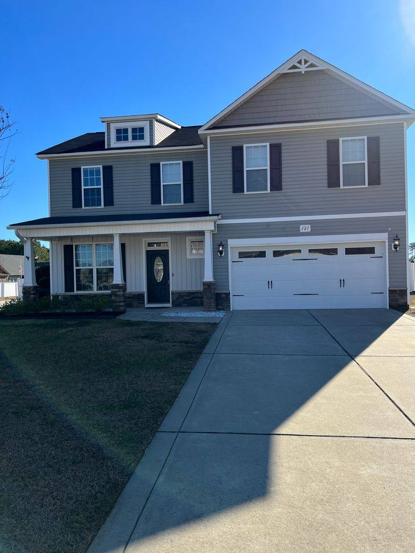 House for rent at 121 Sedgefield Dr, Raeford, NC 28376
