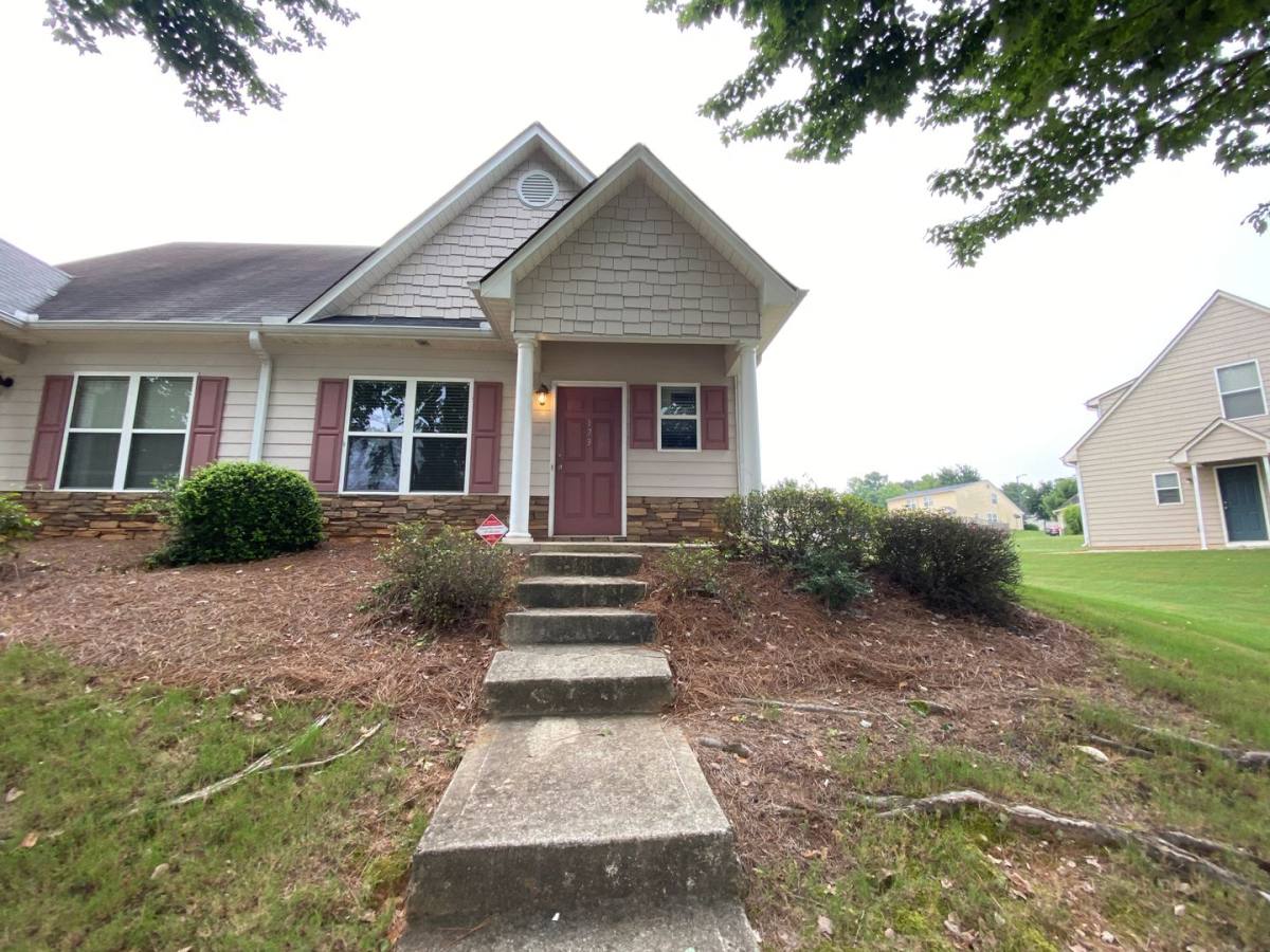 Townhouse for rent at 173 Bridgewater Circle, Athens, GA 30601
