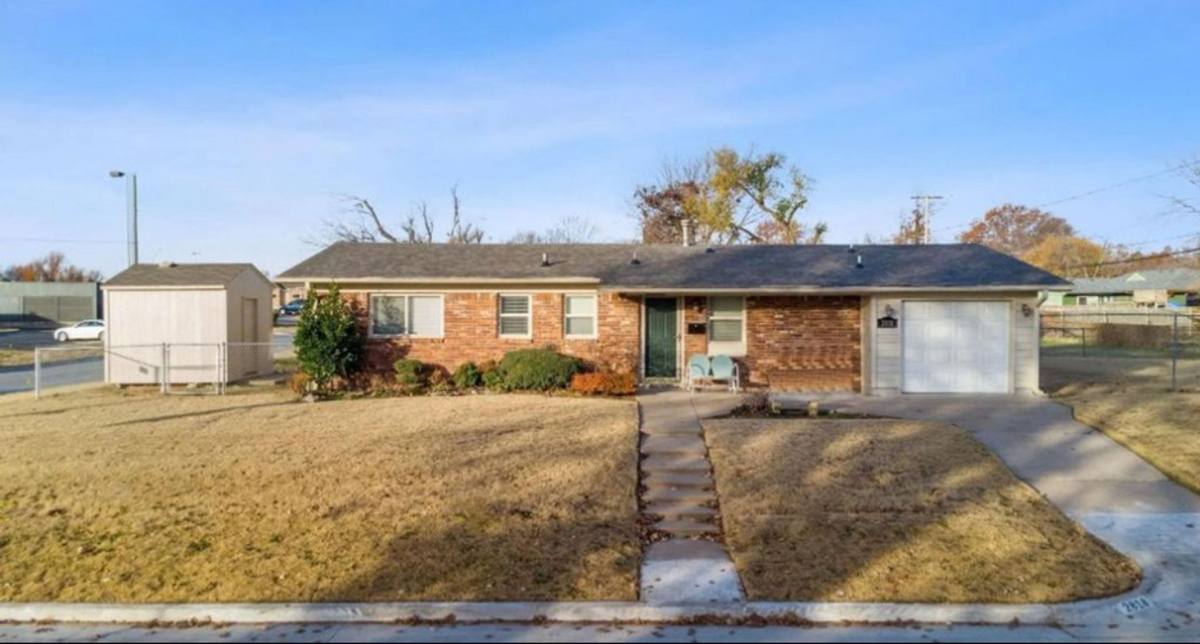 House for rent at 2818 S Winston Ave, Tulsa, OK 74114