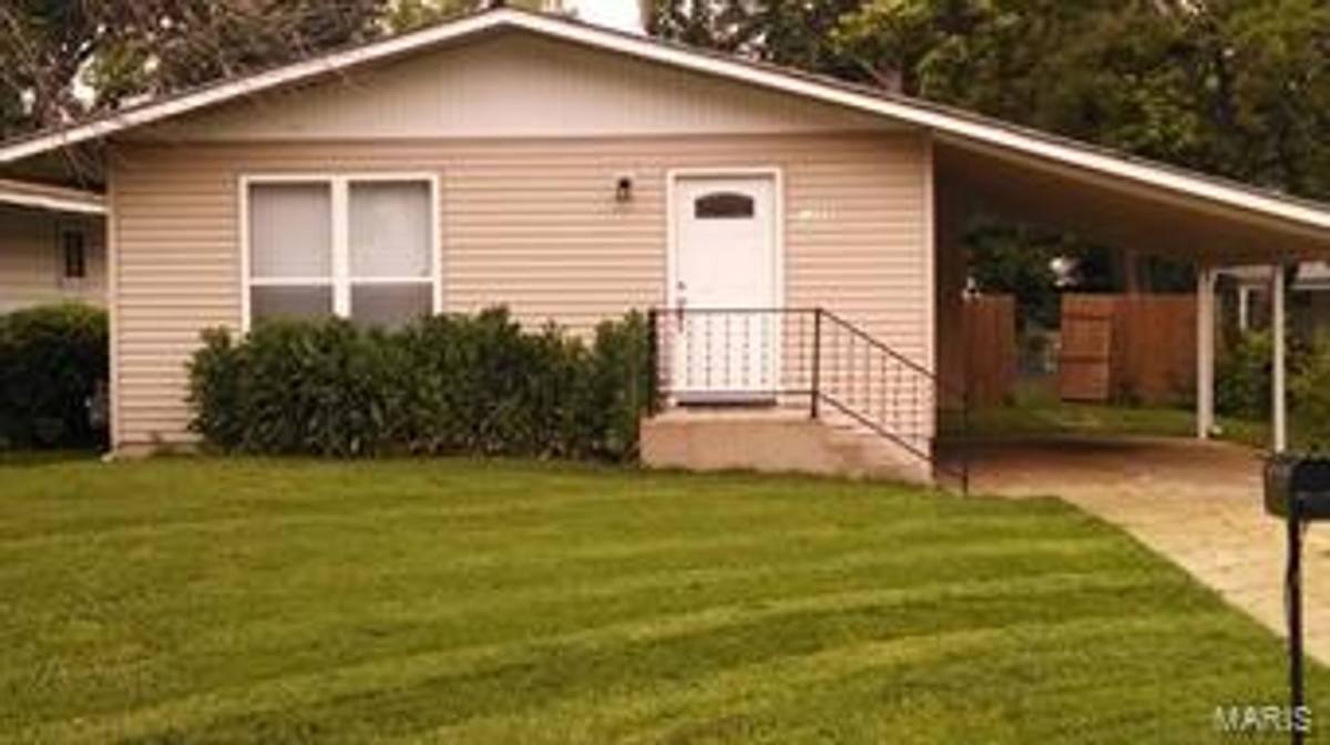 House for rent at 1205 June Ave, Saint Louis, MO 63138