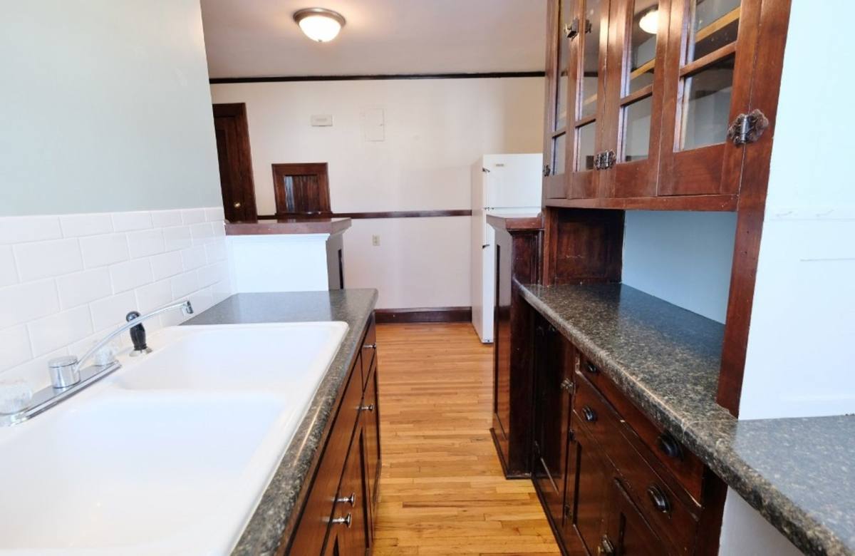 Apartment for rent at 1091 Goodrich Ave, Saint Paul, MN 55105
