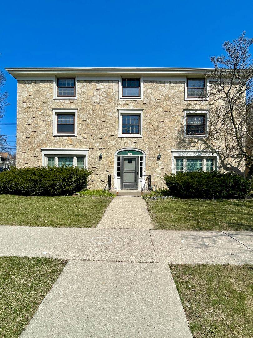 Apartment for rent at 4320 N Wilson Dr, Milwaukee, WI 53211