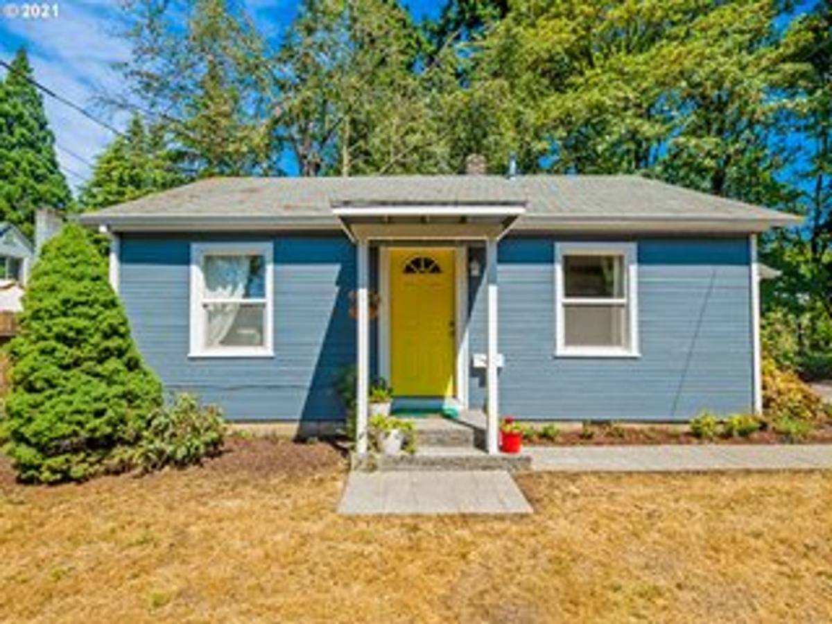 House for rent at 11845 SW Walker Rd, Beaverton, OR 97005