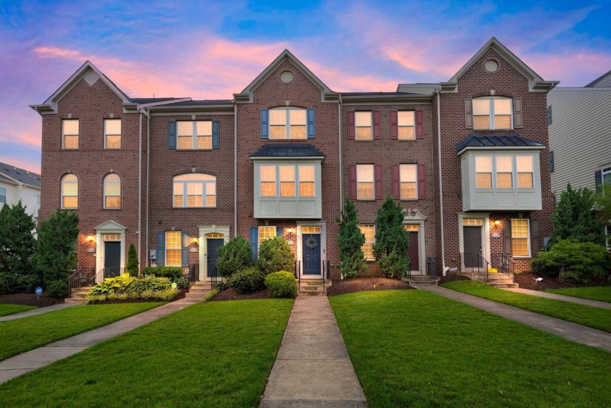 Townhouse for rent at 3721 Commodore Joshua Barney Dr NE, Washington, DC 20018