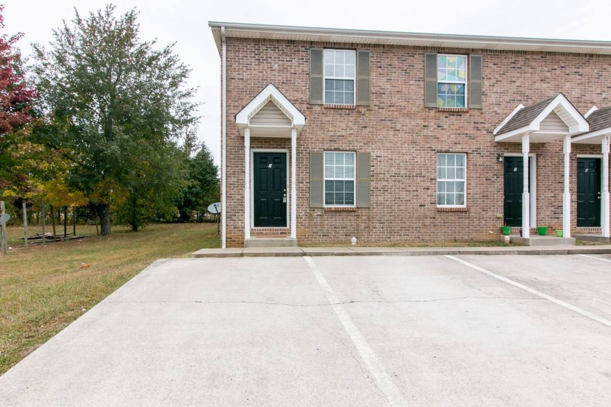 Apartment for rent at 821 Oak Arbor Court, Clarksville, TN 37040