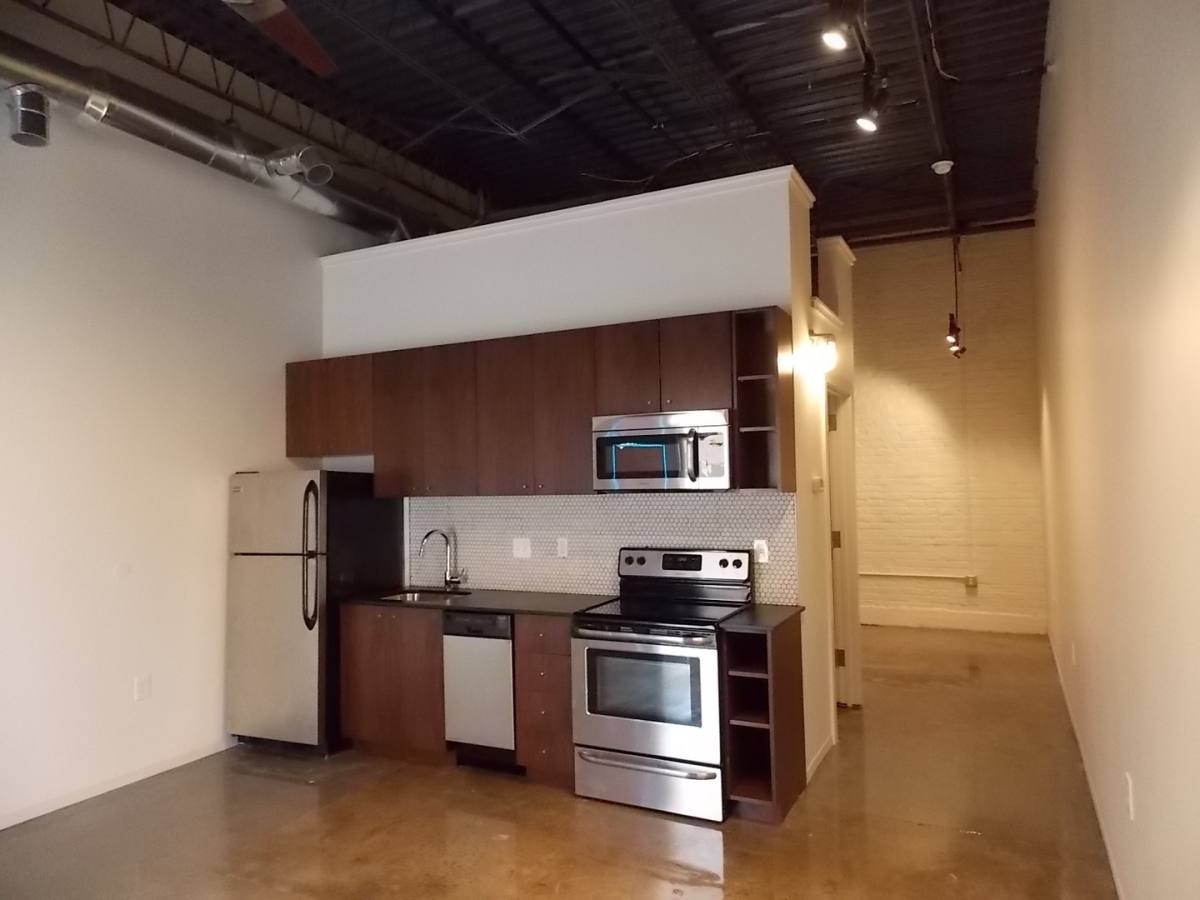 Apartment for rent at 416 Salem Ave SW, Roanoke, VA 24016