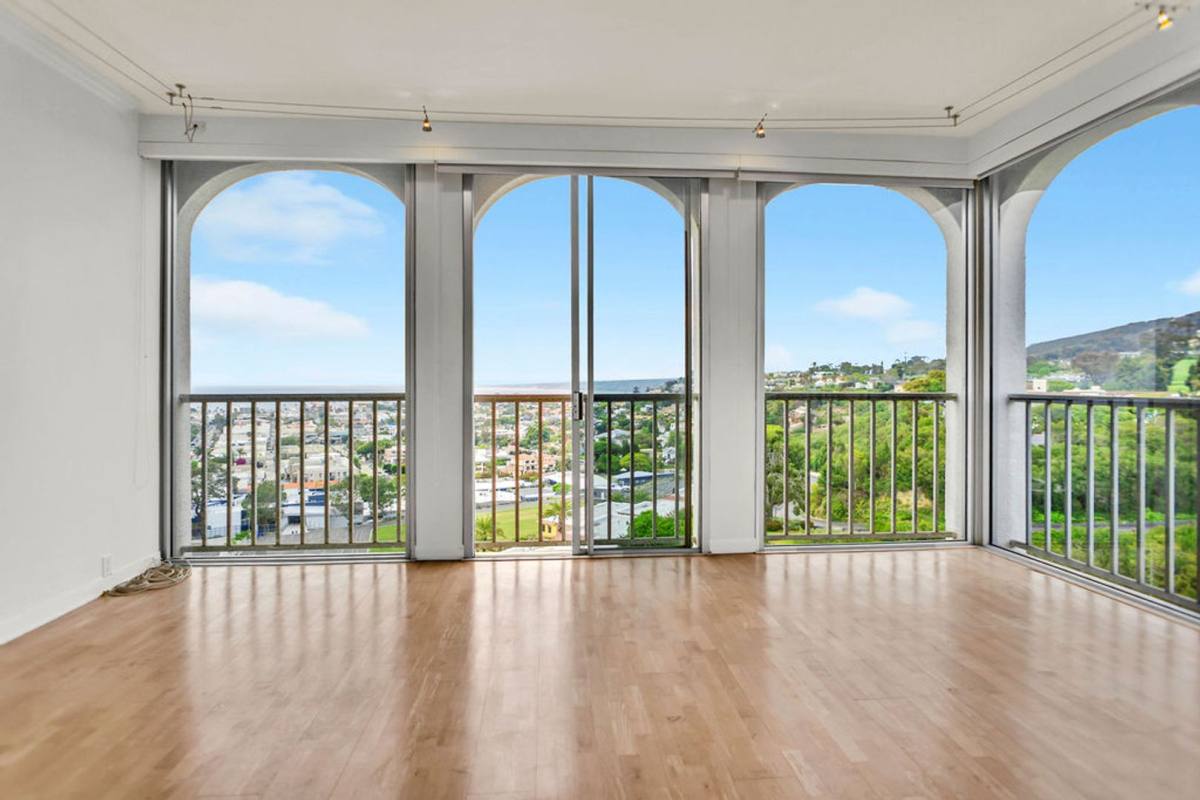 Apartment for rent at 1001 Genter St, La Jolla, CA 92037