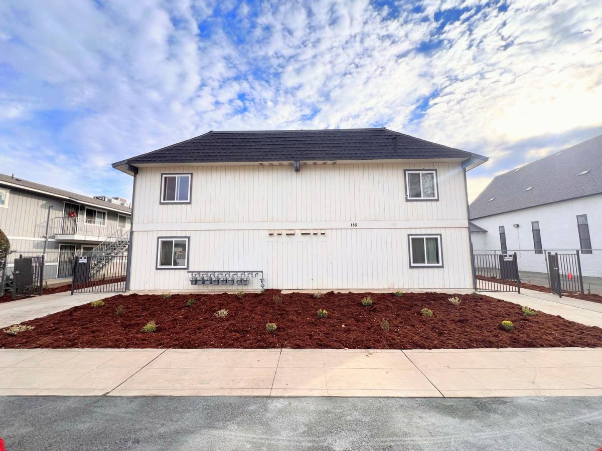 116 N Yosemite Ave, Fresno, CA 93701