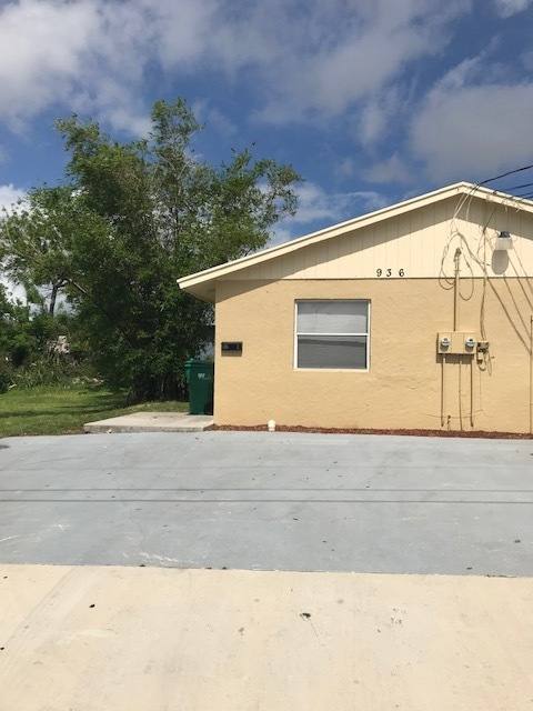 Apartment for rent at 936 W 9th St, West Palm Beach, FL 33404