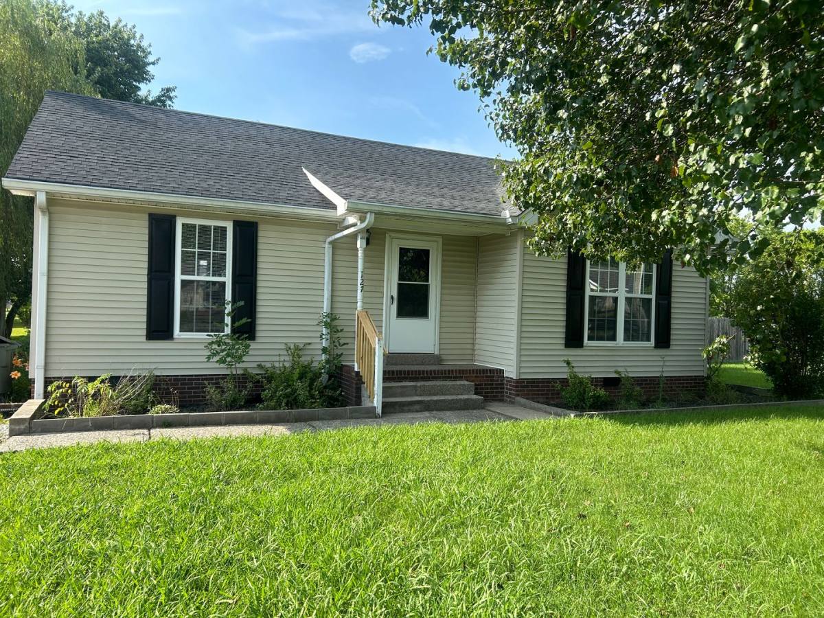 House for rent at 127 Sharon Dr, Portland, TN 37148