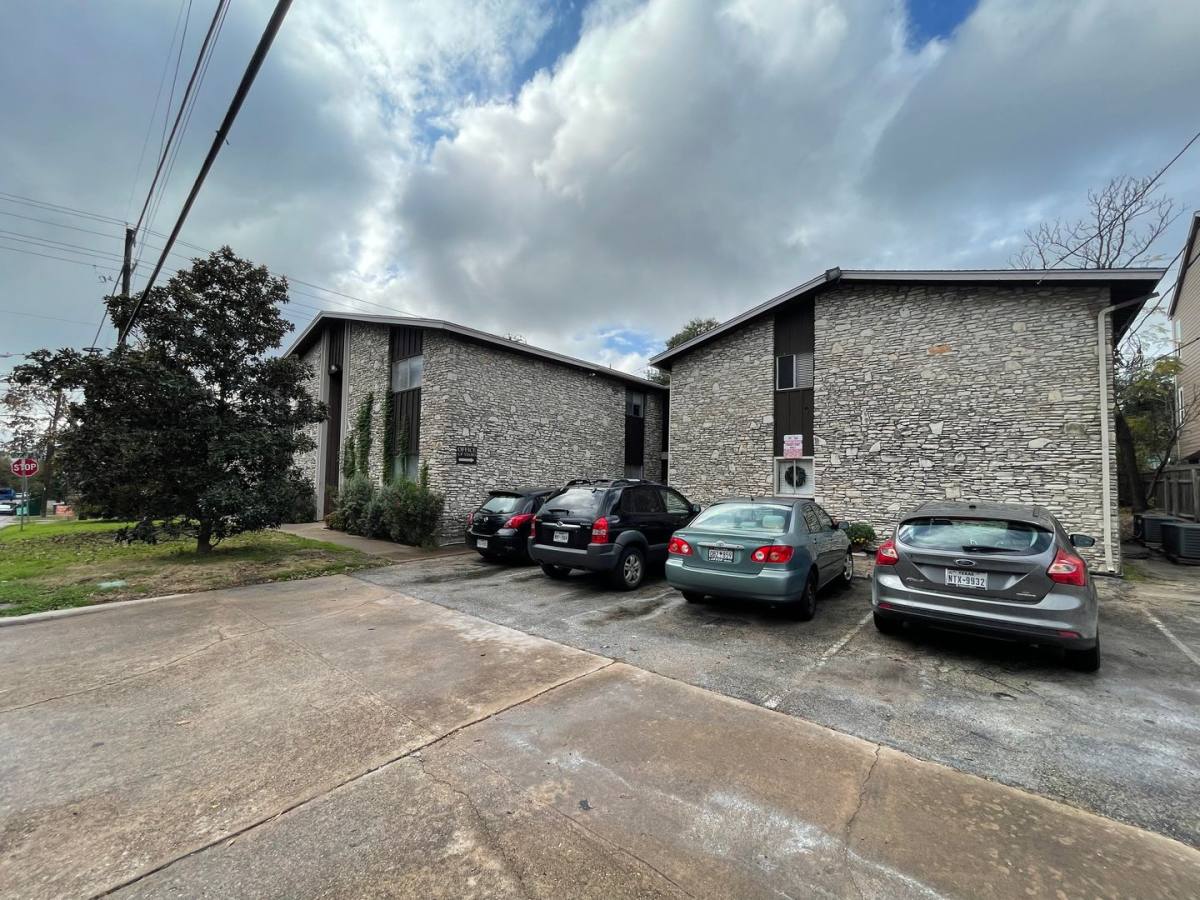 Apartment for rent at 104 E 32nd St, Austin, TX 78705