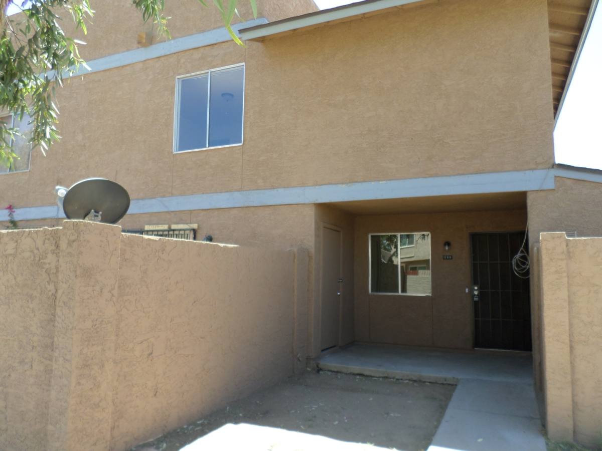 Townhouse for rent at 4241 N 69th Dr, Phoenix, AZ 85033