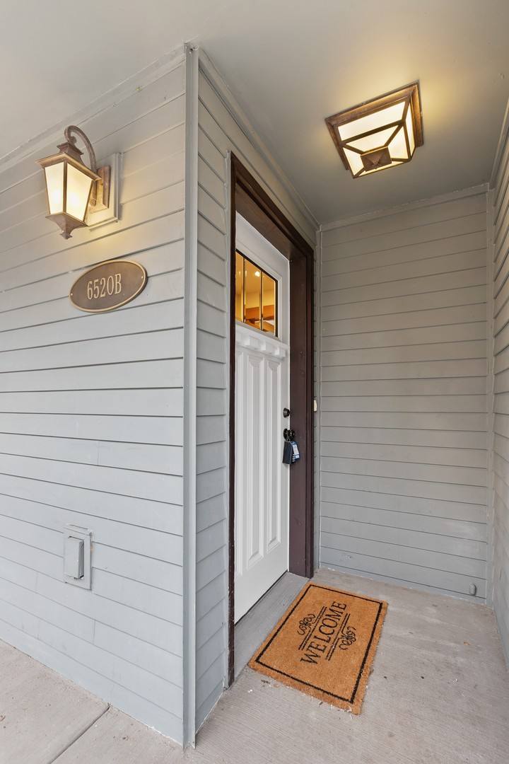 Townhouse for rent at 6520 34th Ave SW, Seattle, WA 98126