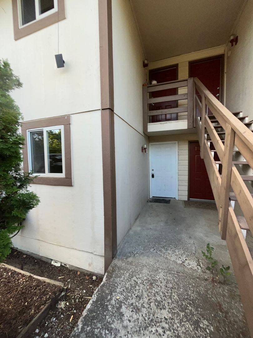 Apartment for rent at 9810 SW Lookout Terrace, Beaverton, OR 97008
