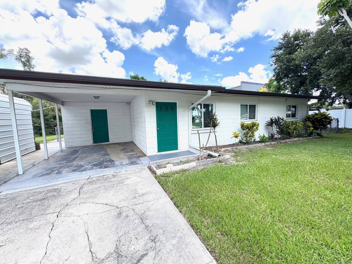House for rent at 128 N Pompano Ave, Sarasota, FL 34237