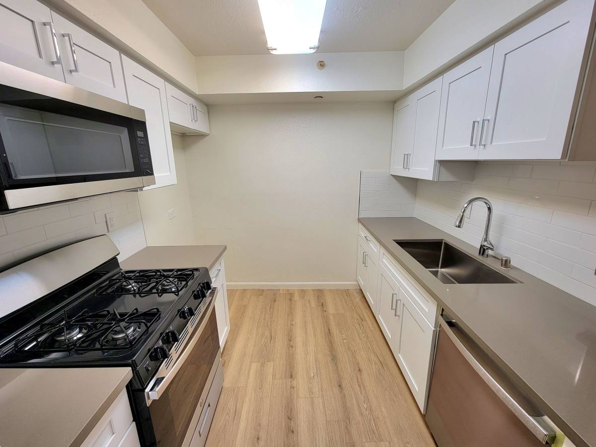 Apartment for rent at 1636 N Verdugo Rd, Glendale, CA 91208