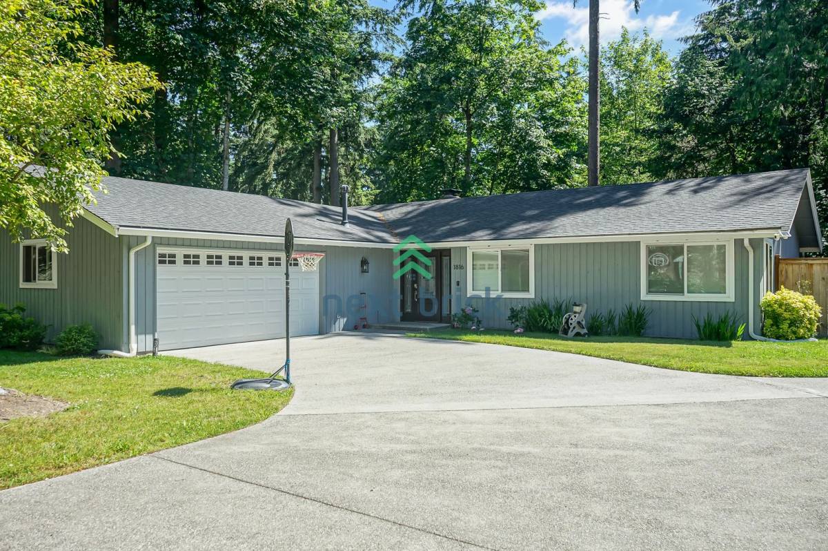 House for rent at 1816 216th Ave SE, Sammamish, WA 98075