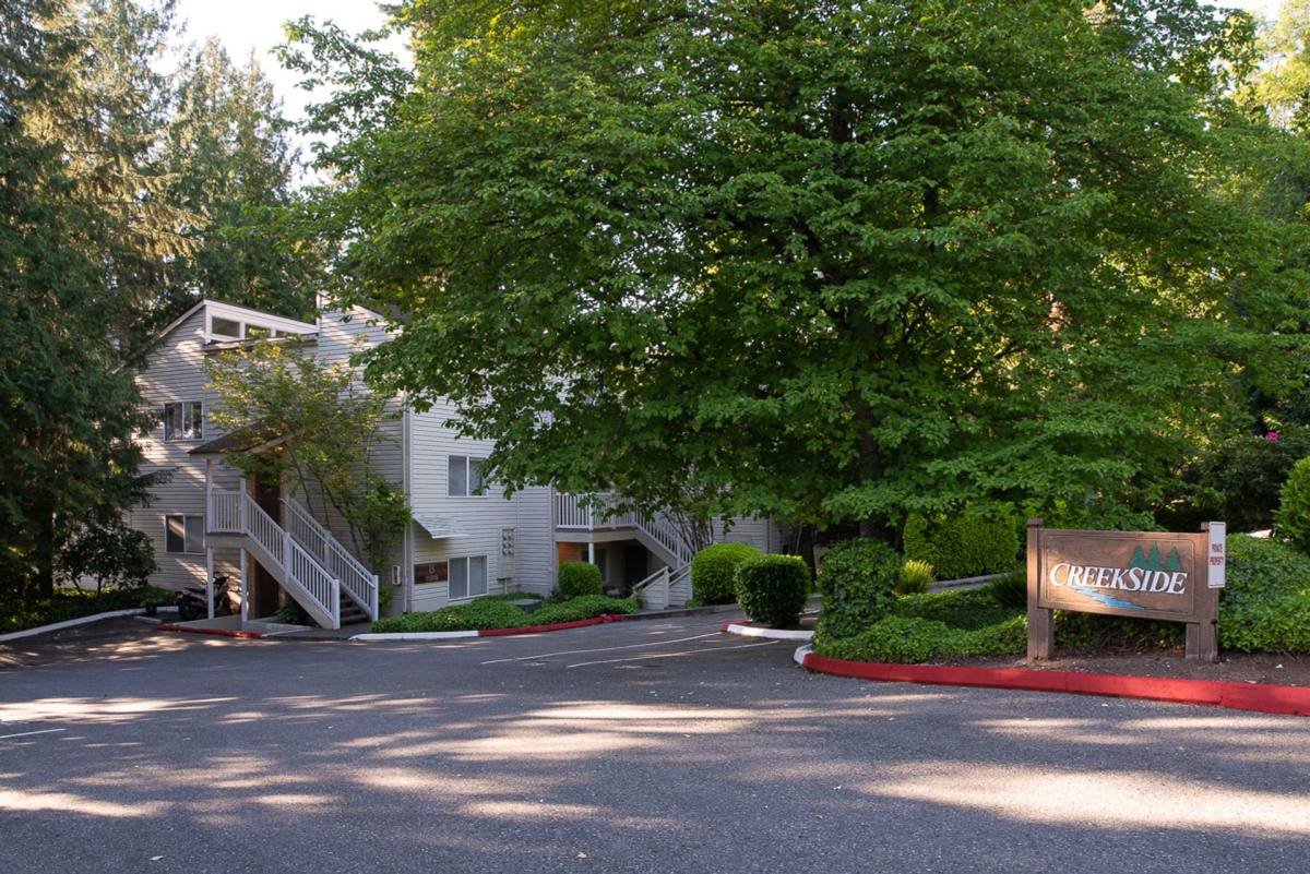 Apartment for rent at 11318 NE 67th St, Kirkland, WA 98033