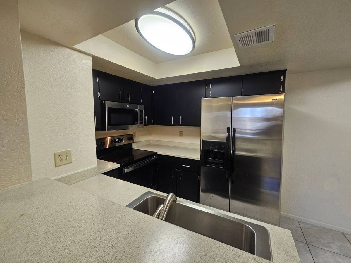 Apartment for rent at 1370 S Price Rd, Tempe, AZ 85281
