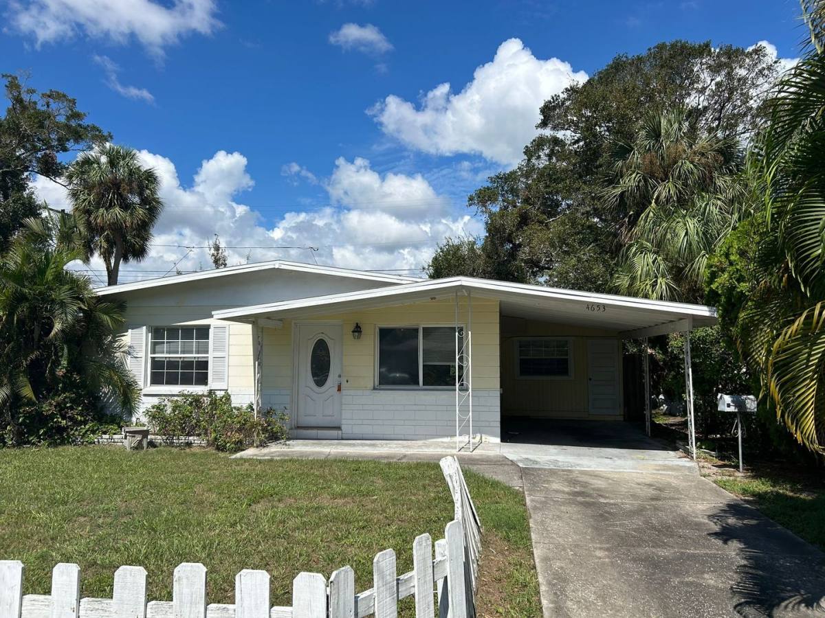 House for rent at 4653 23rd Ave S, Saint Petersburg, FL 33711
