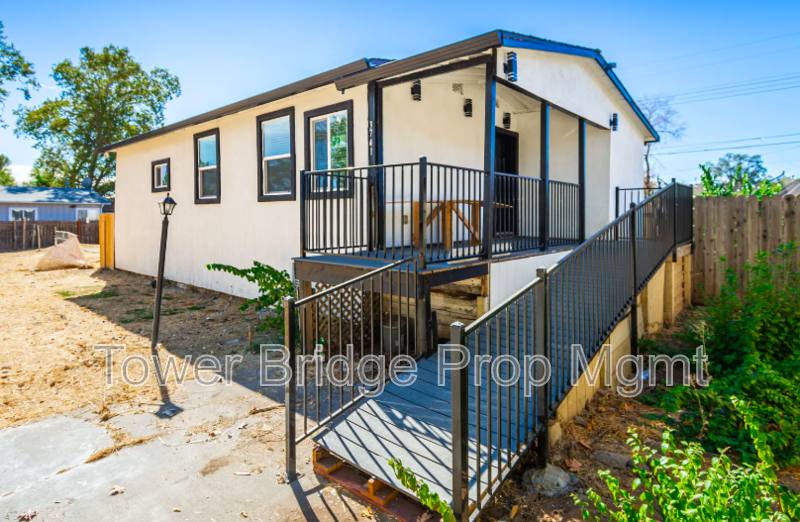 House for rent at 3741 Jasmine St, Sacramento, CA 95838