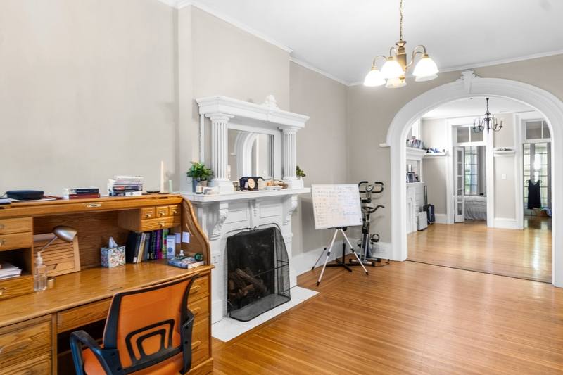 Apartment for rent at 1105 E Genesee St #1, Syracuse, NY 13210
