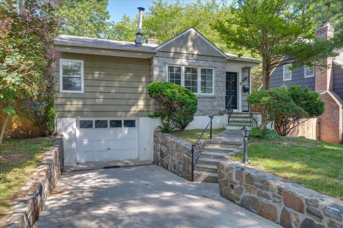 House for rent at 94 Cochrane Ave, Hastings on Hudson, NY 10706