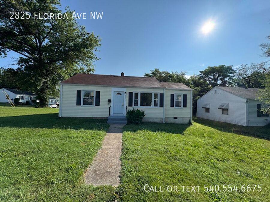House for rent at 2825 Florida Ave NW, Roanoke, VA 24017
