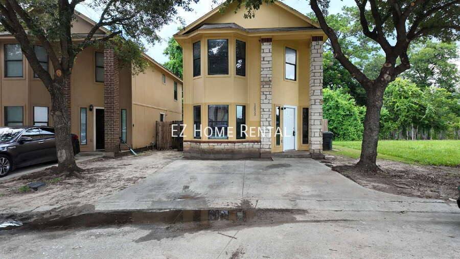 House for rent at 3032 La Estancia Lane, Houston, TX 77093