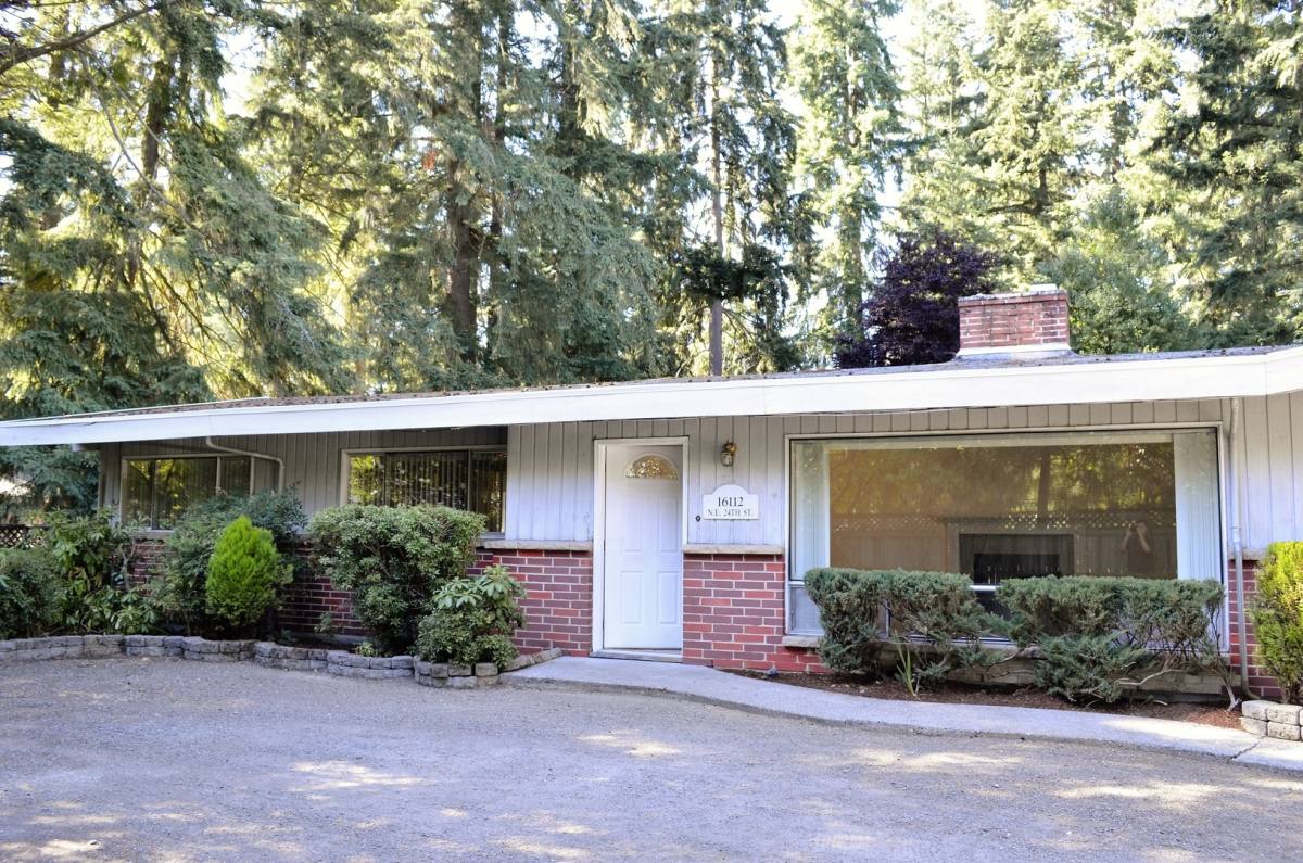 House for rent at 16112 NE 24th St, Bellevue, WA 98008