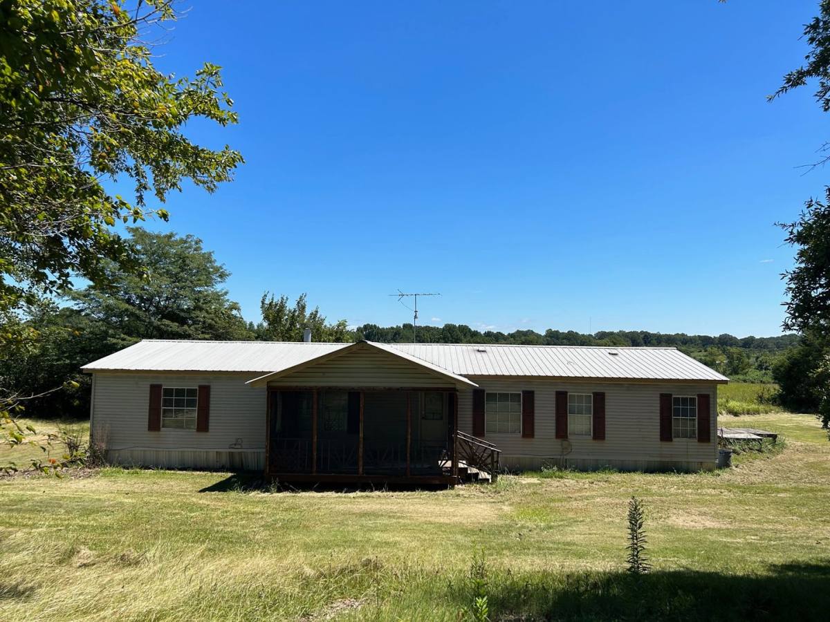 House for rent at 328 Pine Tree Dr, Senatobia, MS 38668