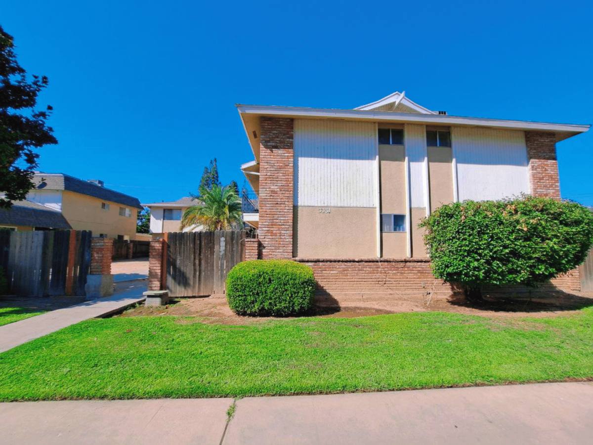 Apartment for rent at 3331 E Sierra Madre Ave, Fresno, CA 93726