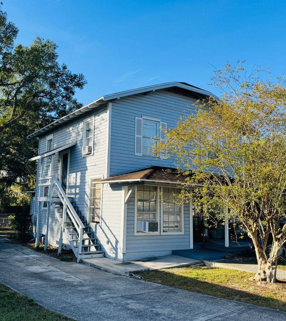 Apartment for rent at 945 E Orange St, Lakeland, FL 33801
