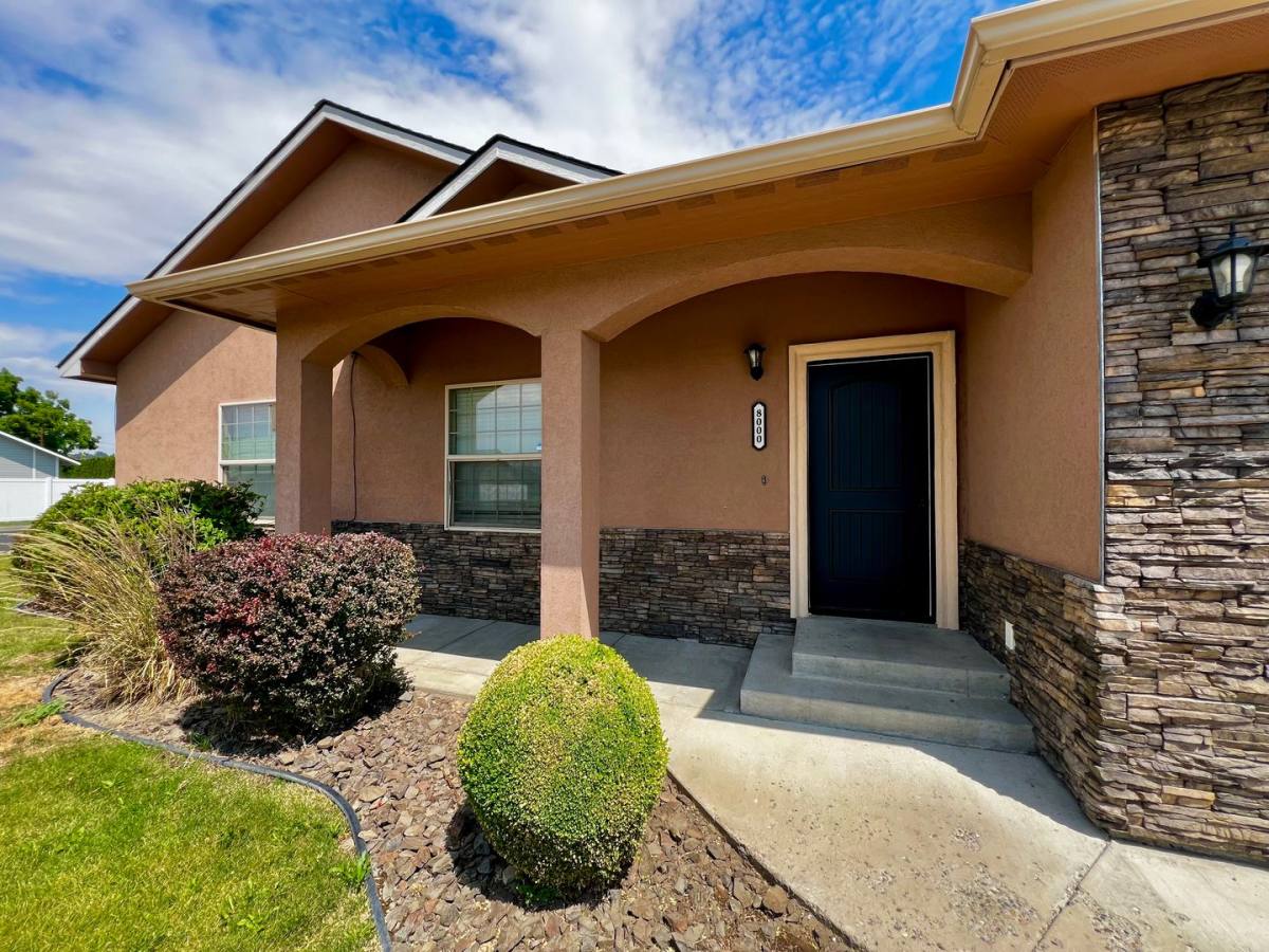 House for rent at 8000 Westbrook Ave, Yakima, WA 98908