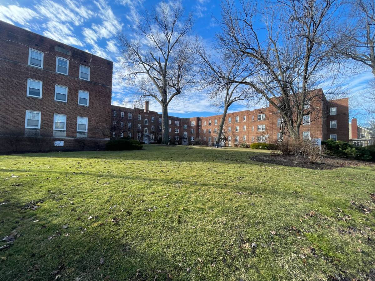 Apartment for rent at 12511 Clifton Blvd, Lakewood, OH 44107