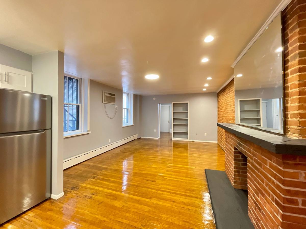 Apartment for rent at 1719 Spruce St, Philadelphia, PA 19103