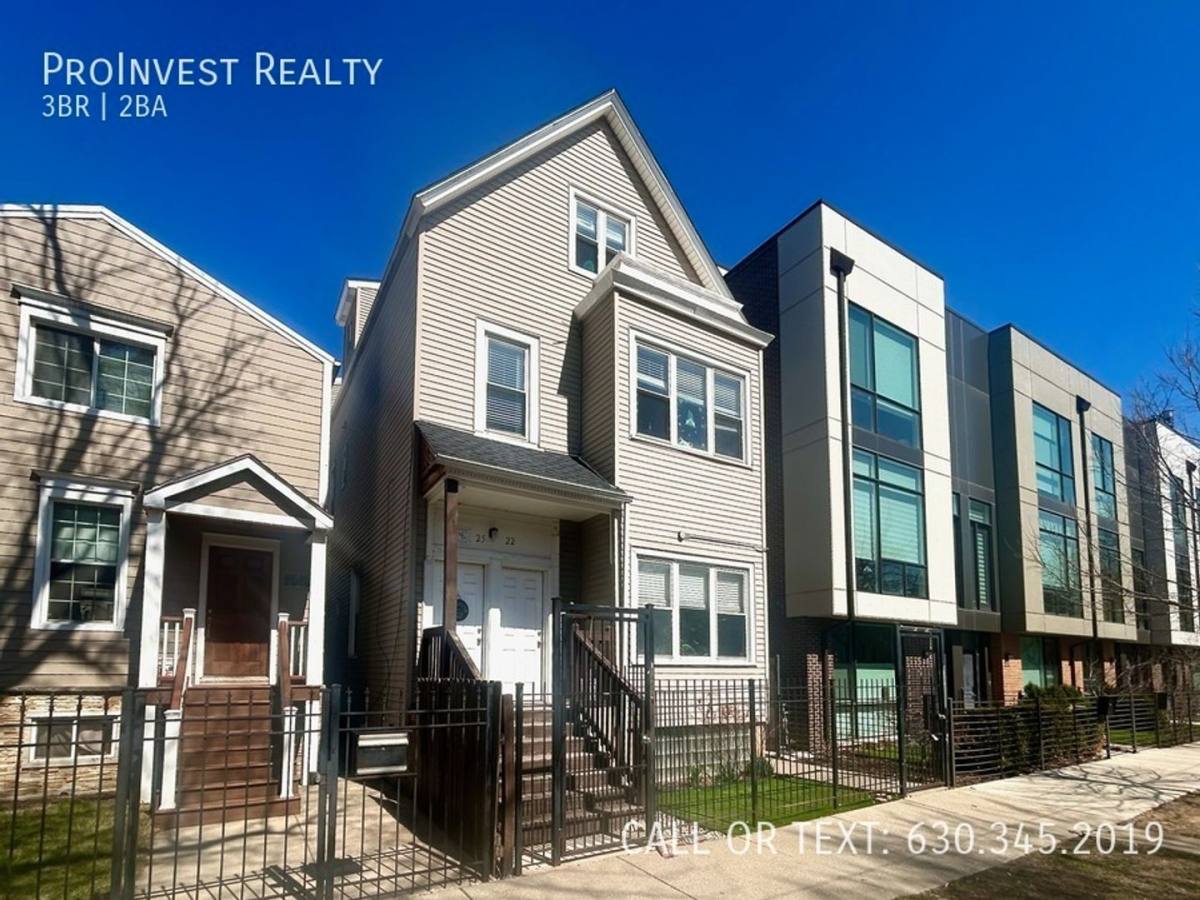 Apartment for rent at 2522 W Cortland St, Chicago, IL 60647