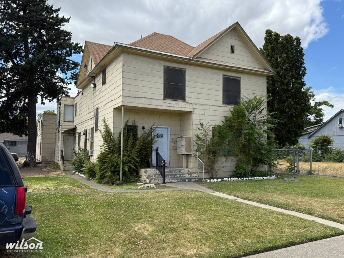 114 S 6th St, Yakima, WA 98901