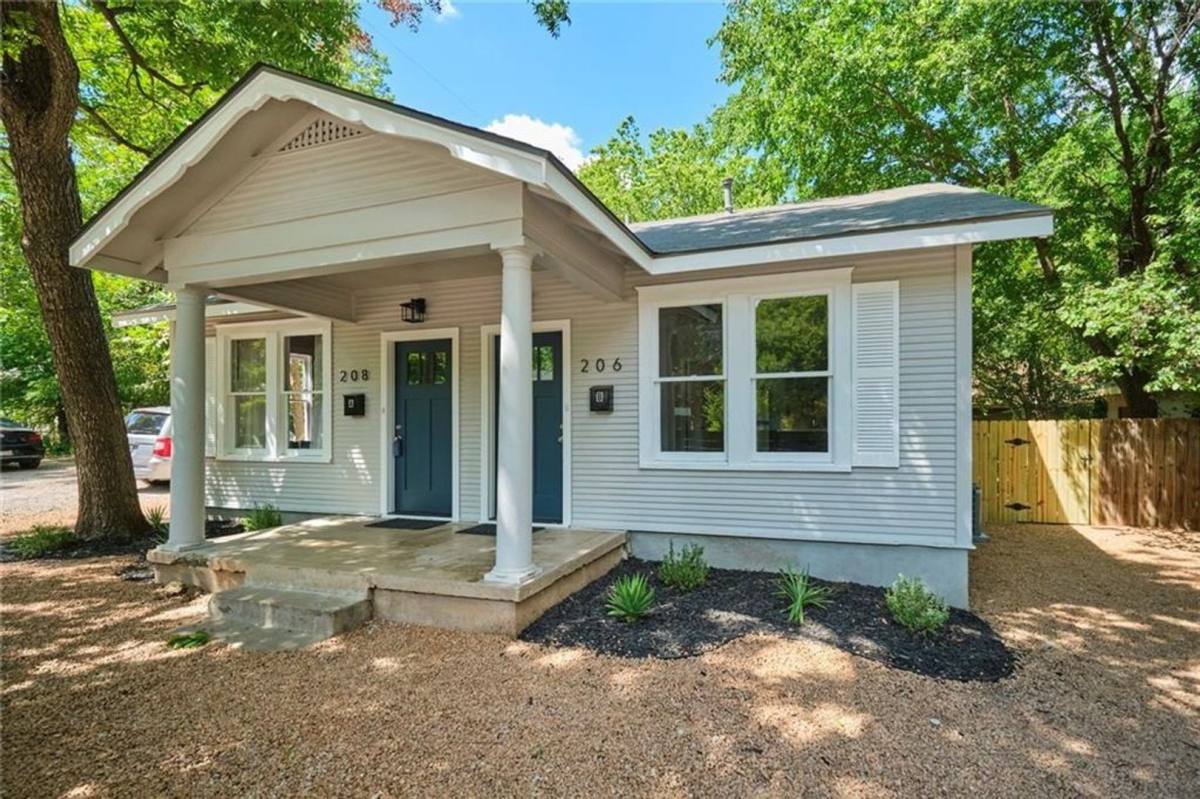 Townhouse for rent at 208 W 45 St, Austin, TX 78751