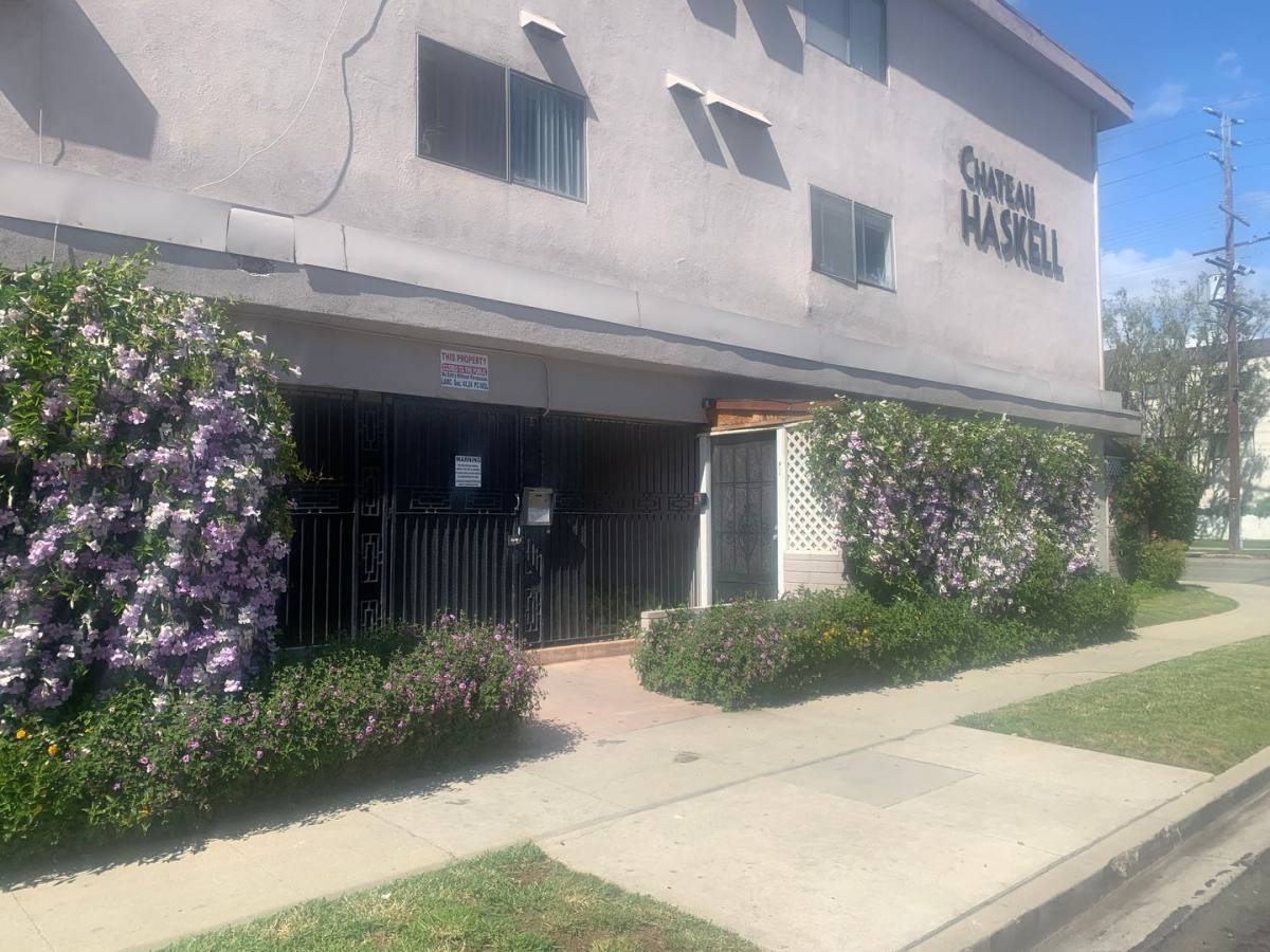 Apartment for rent at 7337 Haskell Ave, Van Nuys, CA 91406