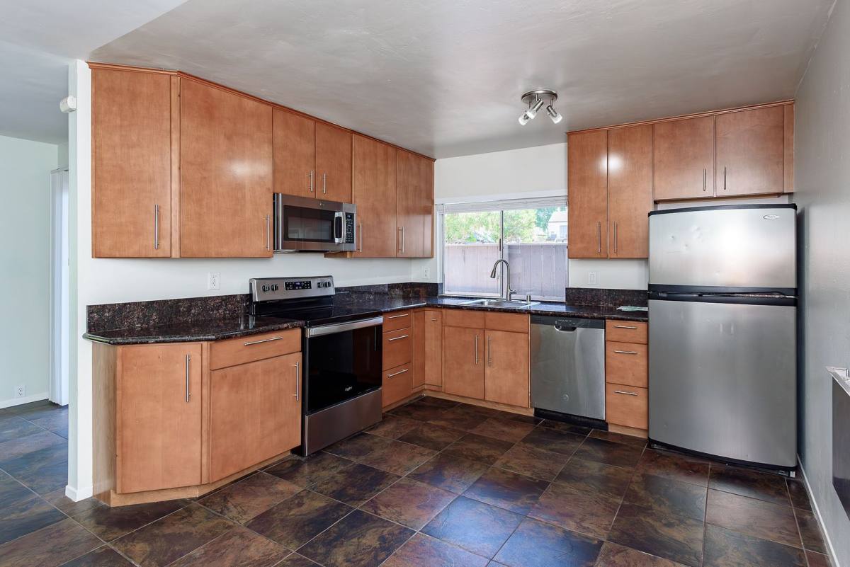 Townhouse for rent at 9653 Easter Way, San Diego, CA 92121
