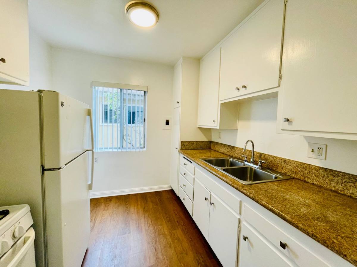 Apartment for rent at 1315 Devonshire Dr, Oxnard, CA 93030