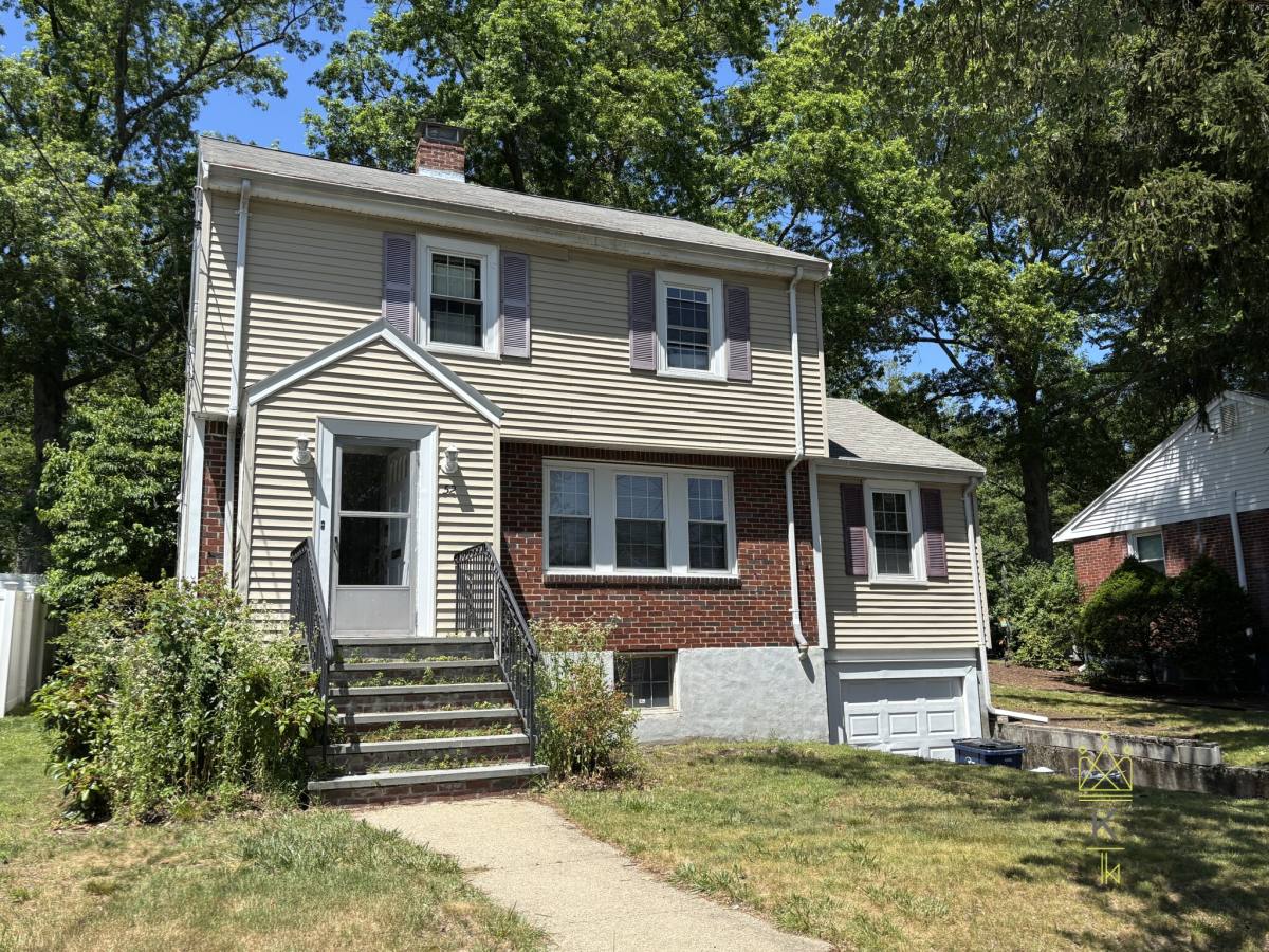 House for rent at 52 Hollywood Rd, West Roxbury, MA 02132