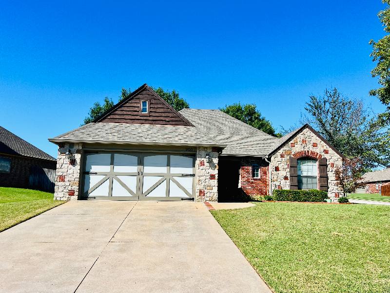 House for rent at 900 S 75th St, Broken Arrow, OK 74014