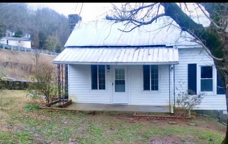 House for rent at 607 Dixon Springs Highway 1, Riddleton, TN 37151