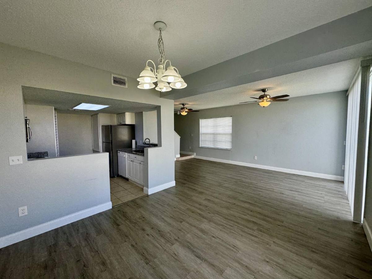 Townhouse for rent at 304 Washington Palm Loop, Davenport, FL 33897