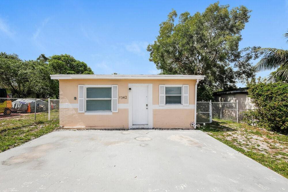 House for rent at 2345 Raleigh St, Hollywood, FL 33020