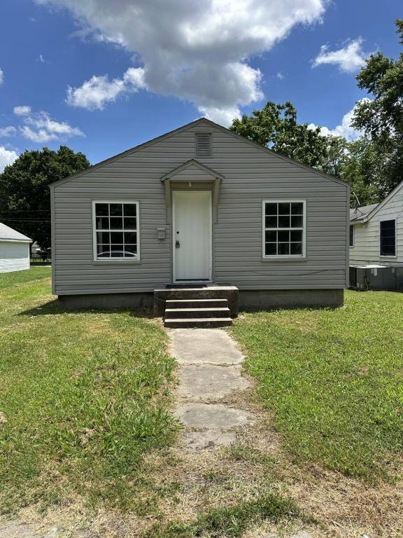 27 F St SE, Miami, OK 74354