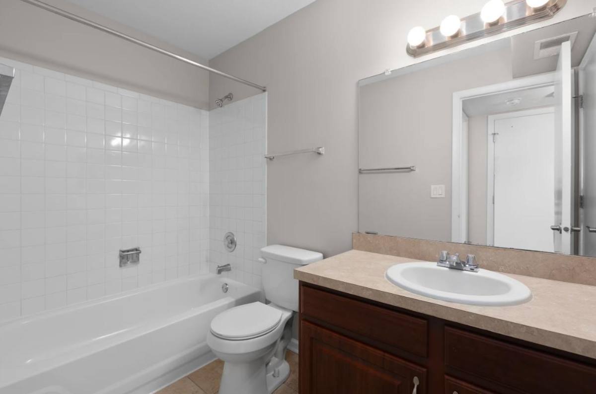 Apartment for rent at Ashton, 2400 S Goebbert Rd, Arlington Heights, IL 60005