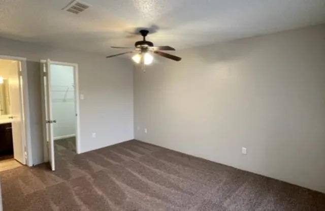 Apartment for rent at 4502 Lake Shore Dr, Waco, TX 76710